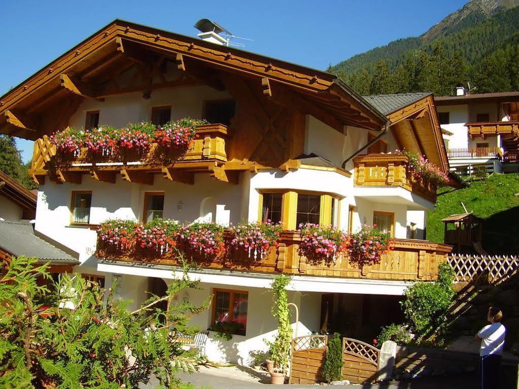 Apartamento Haus Bergzauber Neustift im Stubaital Exterior foto